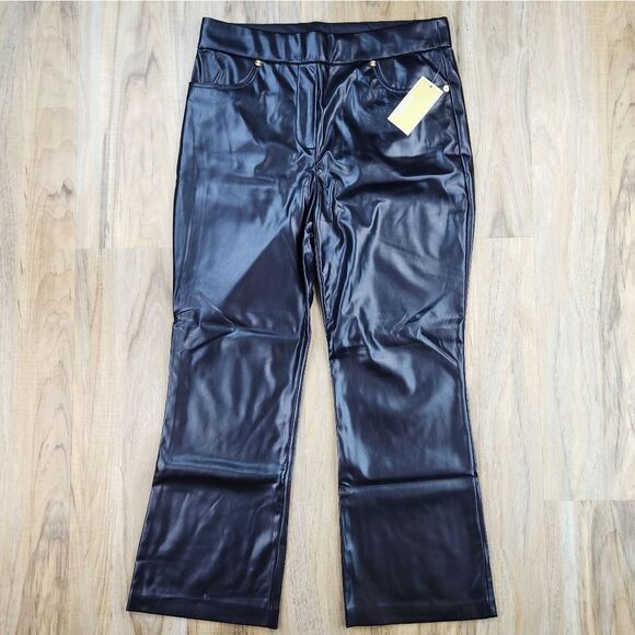 🔸️NWT Michael Kors Black Vegan Leather Flare Crop Pants Medium - Picture 2 of 11